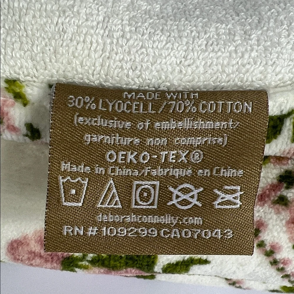 Deborah Connolly Bath Towel Set Floral Print Cream Pink Blue Velour Set of 2 NEW